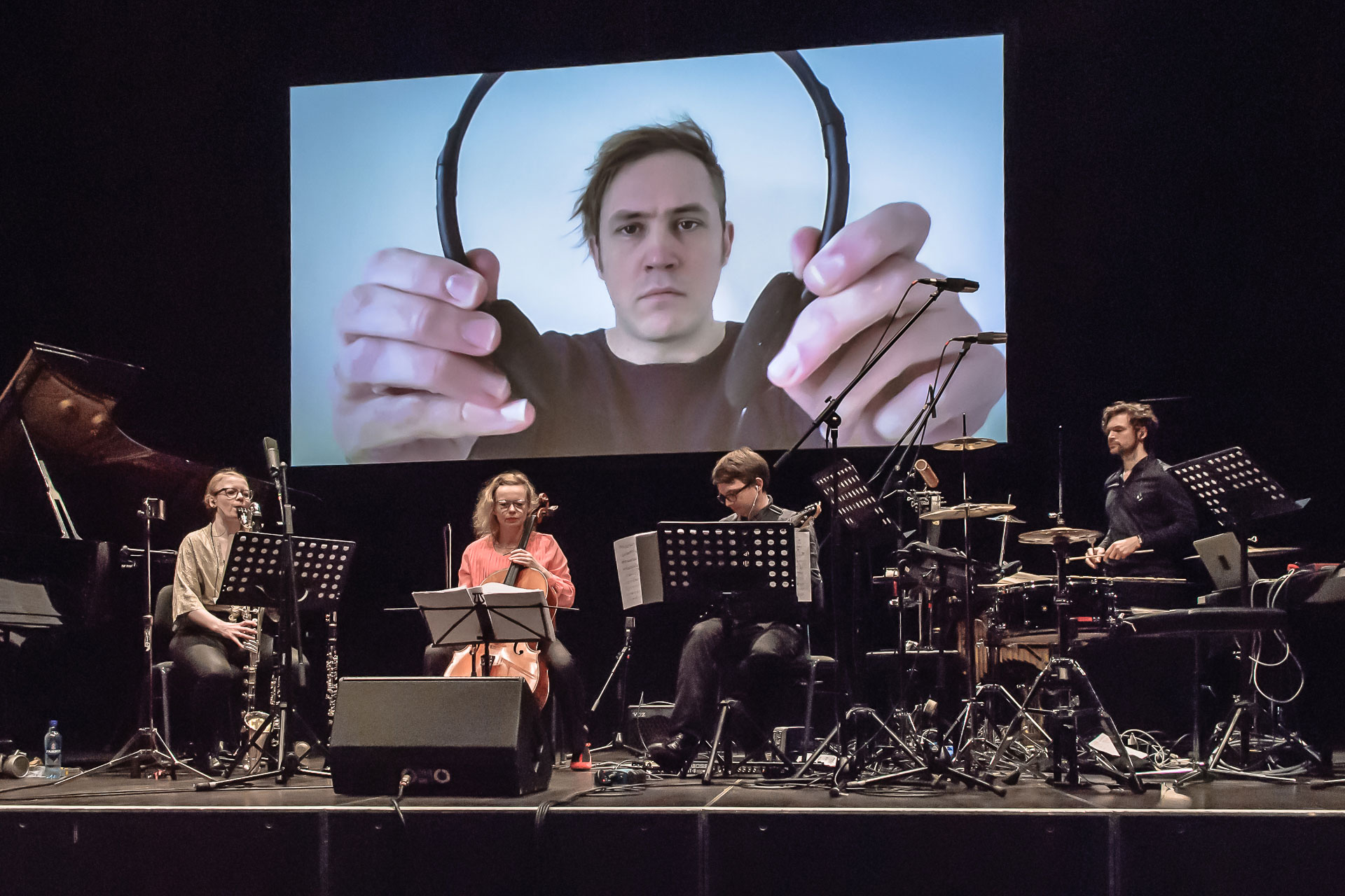 20.05.2017 Ensemble asamisimasa Stücke von Luis Antunes Pena Johannes Kreidler und Matthew Shlomowit Foto: Holger Jung